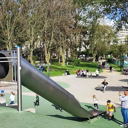 Apartment Spacieux Et Moderne, En Plein Centre