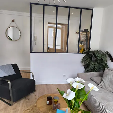 Spacieux Et Moderne, En Plein Centre