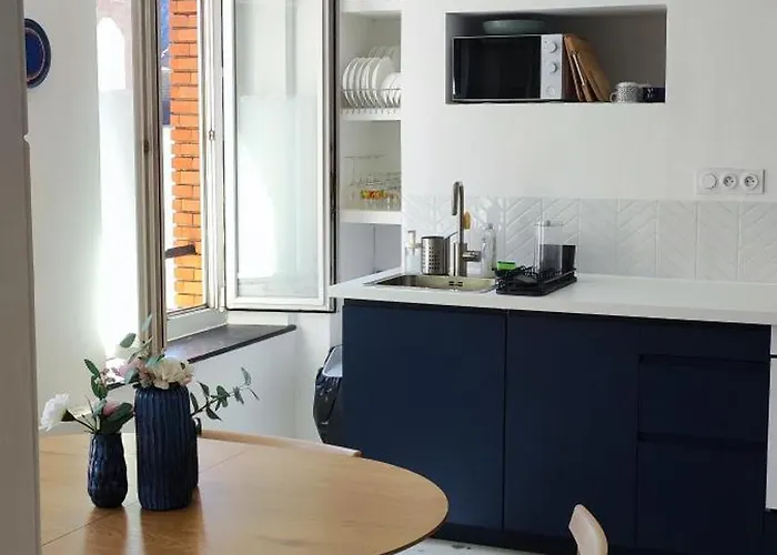 Apartment Spacieux Et Moderne, En Plein Centre *