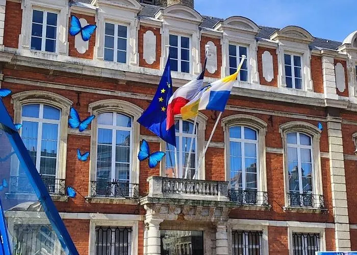 Spacieux Et Moderne, En Plein Centre *